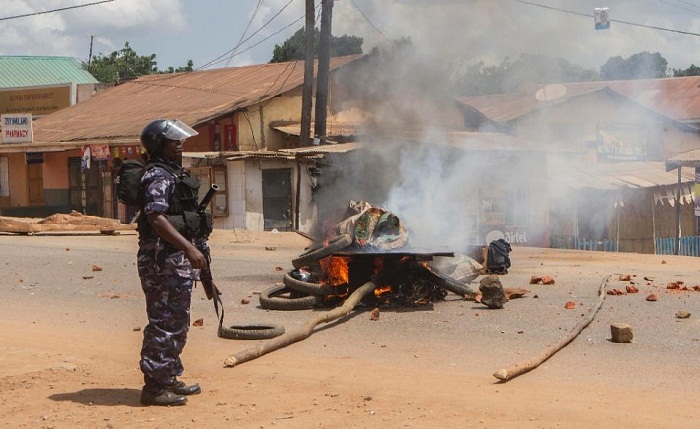 Uganda presidential rivals fear election violence